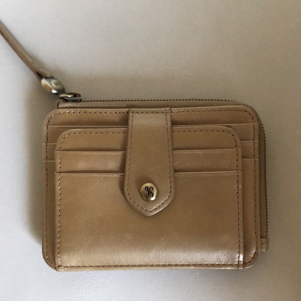 HOBO Poco Wallet in Gold